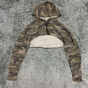 Forever 21 Camo Cropped Hoodie Size Small